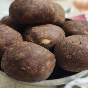 Bellam ragi laddu